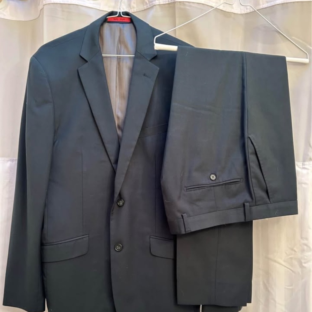 Suit. 40" Jacket + 34" Pants. EUC